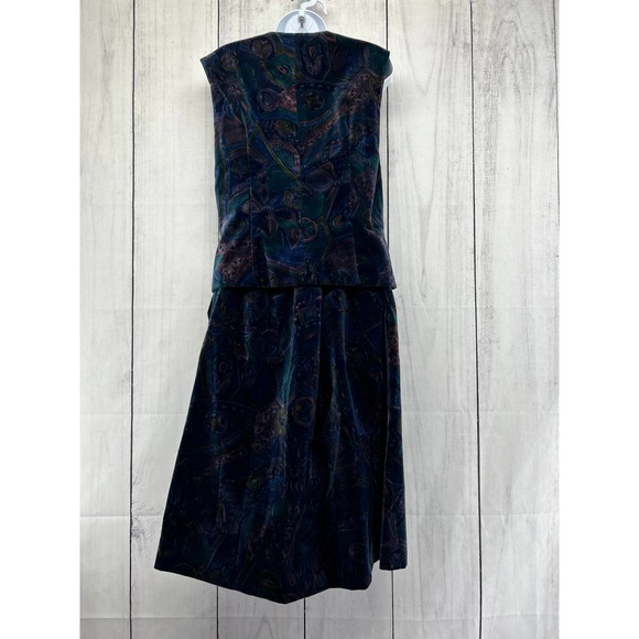 Nobrand Vintage 60's - 70's Matching Velvet Floral Skirt and Vest Set - Picture 7 of 10